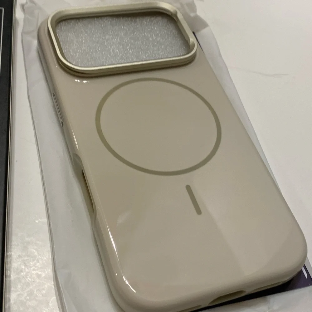iPhone 17 Pro Case with With  Stand, White